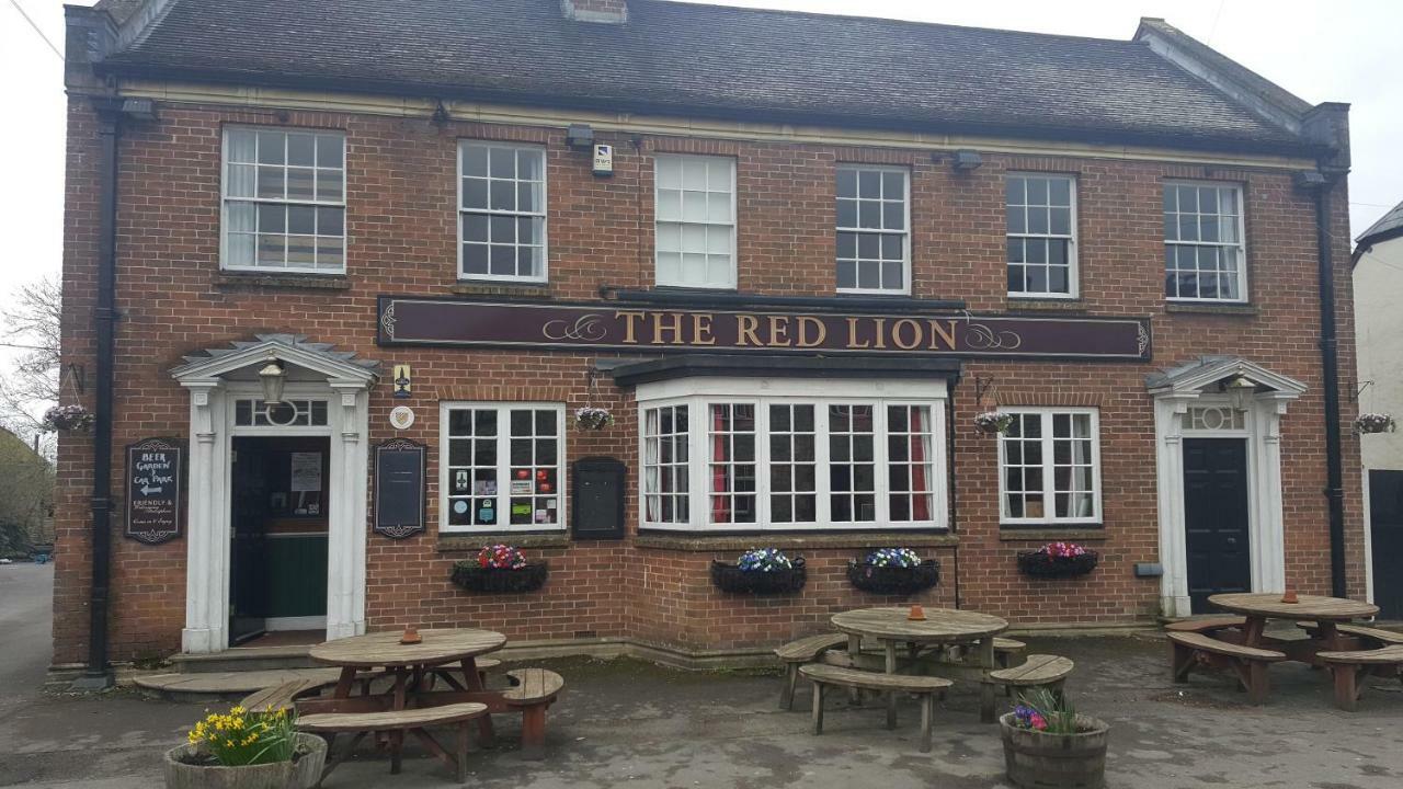 ホテル The Red Lion Heytesbury エクステリア 写真